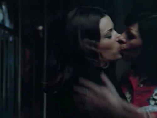 મસાલેદાર ડેની ડિલિયન ...